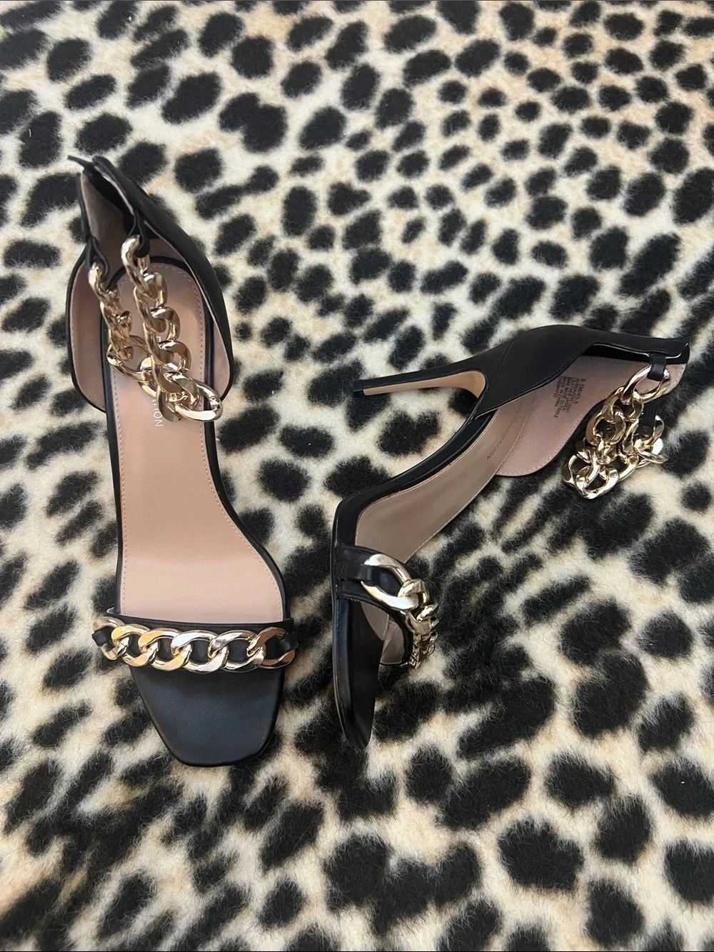 BCBGeneration isinna chain